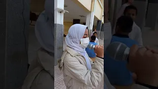 الله نور السموات و الأرض طالبة نقرأ القرآن فى الإذاعة المدرسية بمدرسة عمرو بن العاص بإدارة زايد 