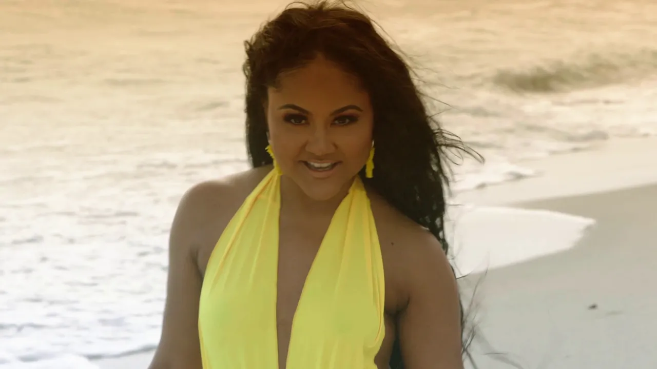Kat DeLuna