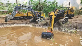 Máy Xúc Múc Cát Dưới Sông, Xe Ben Vượt Cầu Vận Chuyển Cát Về Nông Trại Chăn Nuôi Ngựa Bò Cừu