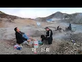 Download Lagu 面包车冬季自驾川藏线，早上起来车里全是冰，野温泉泡泡真是舒服