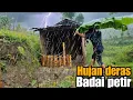 Download Lagu Camping hujan deras badai petir😱 bertahan hidup sendirian di pondok