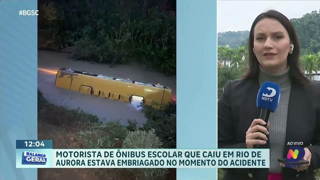 Acidente em Aurora: motorista embriagado derruba ônibus escolar no rio