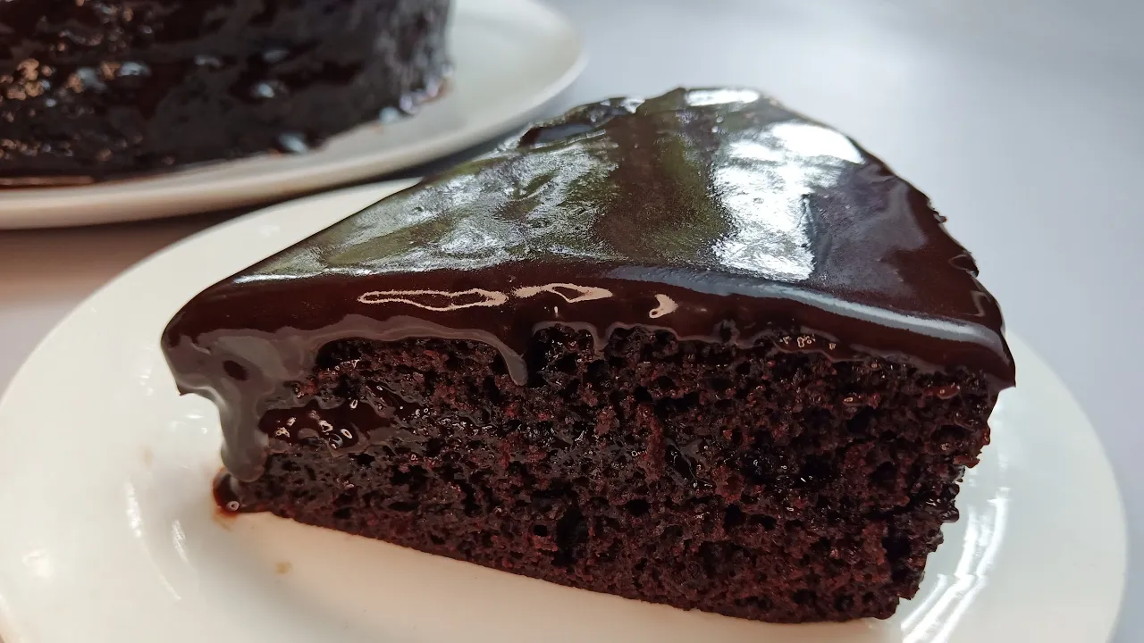 How to make the Best Moist Chocolate Cake Recipe