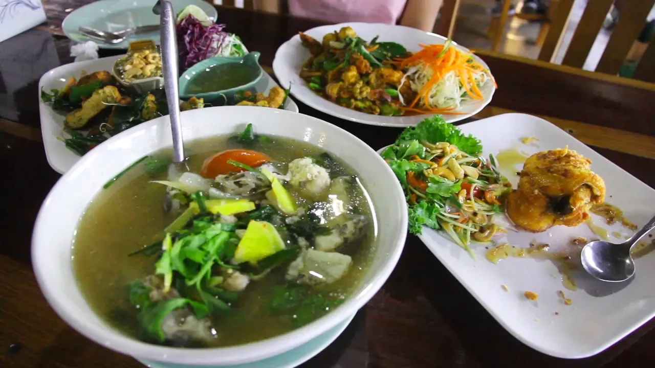 Amazing Seafood Dinner in Thailand & the Best Tom Yum Soup Ever! Baan Ma Ying Restaurant Krabi