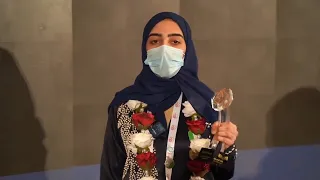 الطالبة  مريم عبد الباقي  الفائزة بالمركز الثالث بالجوائز الكبرى في إبداع       دندنها