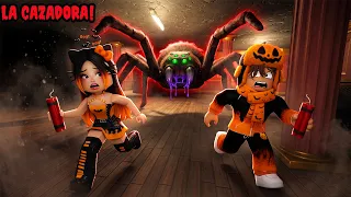 LA CAZADORA! Algo con ocho patas vive en este edificio Y NOS TIENE ATRAPADOS! 😲🕷