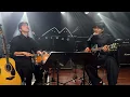 260502 산만한시선 - 줄무늬스웨터