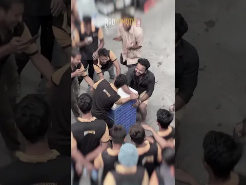 Aaj Uss Desh Ko Celebrate Karenge Jisne Hume Apne Sapne Poore Karne Ki Aazadi Di.