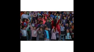Bulego taldearen "Entera daitezela" abestiaren dantza
