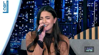 لهون وبس   لين حايك تؤدي اغنية مسلسل  جذور  في  لهون وبس دندنها