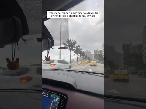 O mundo acabando e minha mãe decidiu ajudar gravando tudo e gritando no meu ouvido