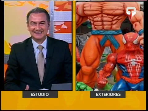 Monigotes se exhiben en la calle 6 de Marzo