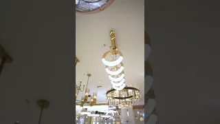 استعد لإطلاق العنان لإبداعك في تصميم ديكورك مع ثريا فانوس المودرن ذات الدوائر متغيرة الشكل 