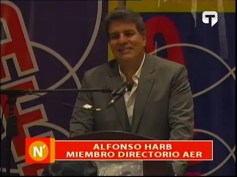 AER entregó reconocimiento a ministra Vianna Maino