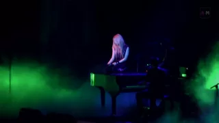 07 avril lavigne alice underground live in milano italy 11 09 2011 hd www avril media com
