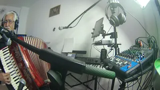 Esmail Jalili آذری گوزوم یولدا گالدی آکوردئونیست اسماعیل جلیلی 