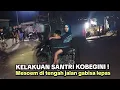 Download Lagu JADI TONTONAN WARGA ADA SEPASANG SANTRI MESOEM DI TENGAH JALAN TABISA LEPAS ! 