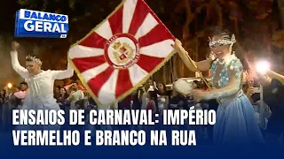 Império Vermelho e Branco encanta na Praça XV com brilho e samba