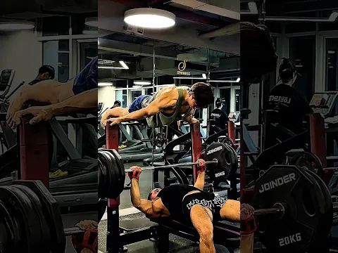 Phản ứng của nhà vô dịch Châu Âu khi thấy Sơn Hanma Planche 😬 #gym #fypシ #reaction #strong #reels