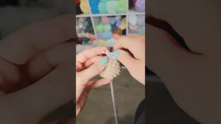Standard decreases versus invisible decrease for amigurumi