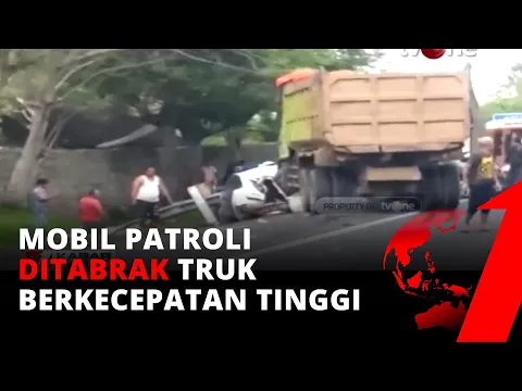 Sopir Ngantuk, Truk Oleng Gilas Mobil Patroli Polisi | tvOne
