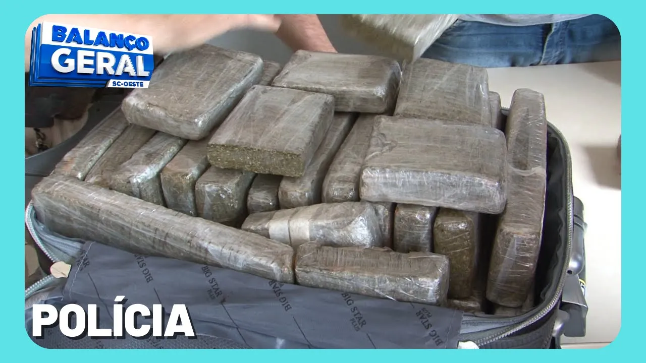 Passageiro de ônibus é preso em Chapecó com 20 kg de maconha em mala