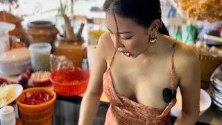 Download Flirty Pattaya Lady Making Thai Fruit Salad #streetfood MP3