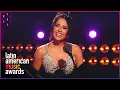 Becky G da poderoso mensaje sobre sus raices mexicanas Latin AMAs 2023