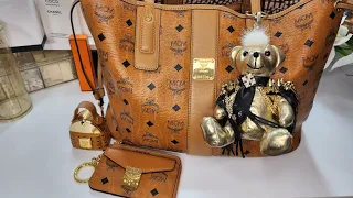 BAGTOBER WHAT S IN MY BAG MCM LIZ SHOPPER TOTE