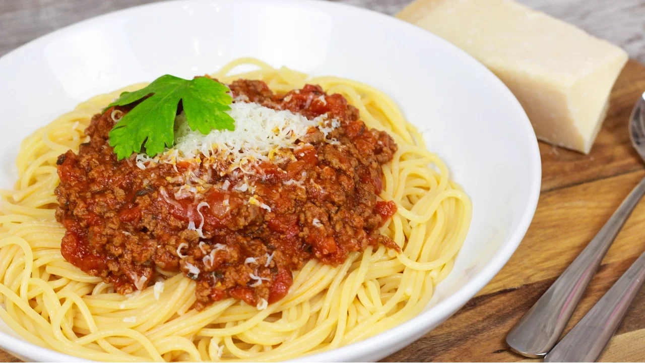 Spaghetti Bolognese, so wird sie noch besser! / Thomas kocht
