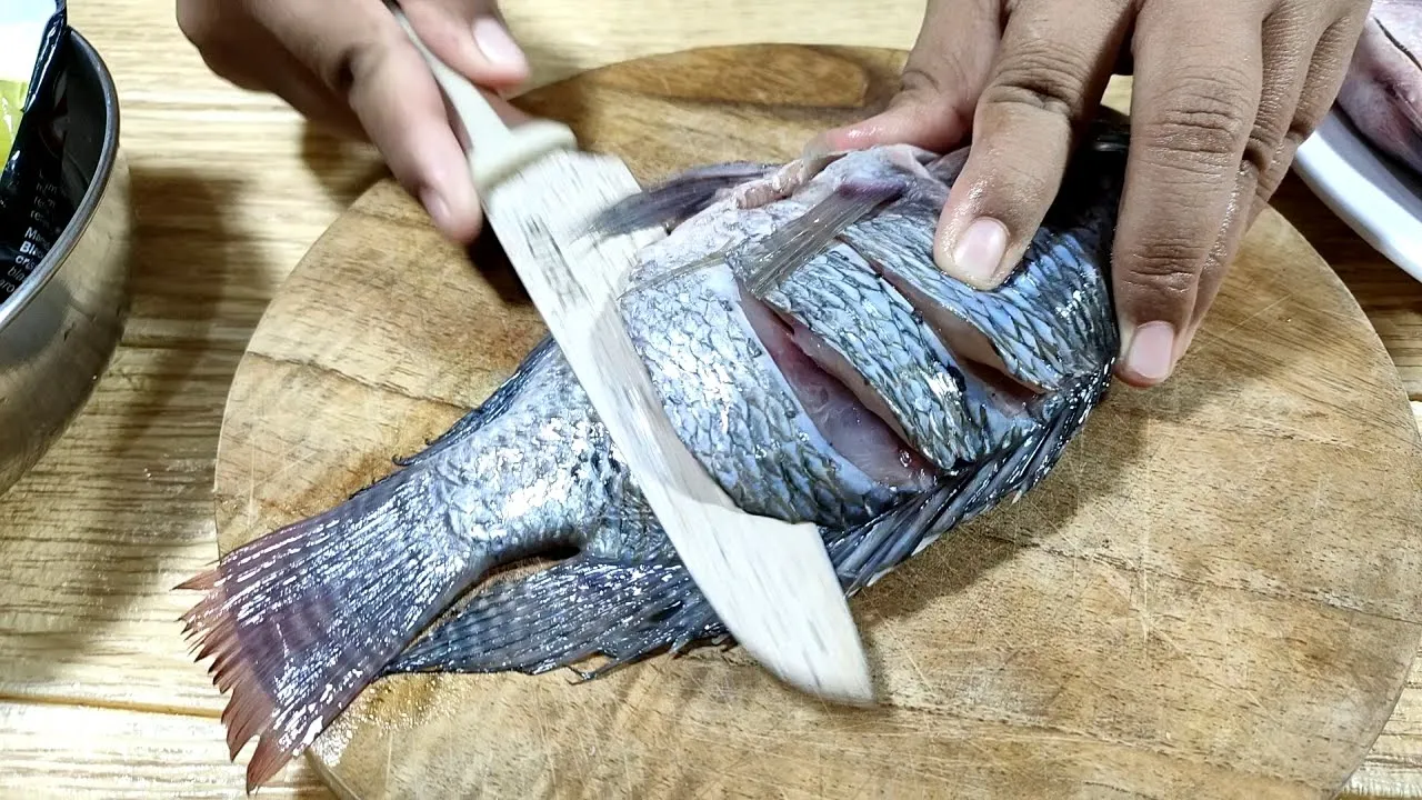 Cara menggoreng ikan filet yang benar, krispy diluar lembut di dalam (How to make Dutch Lekkerbekje). 
