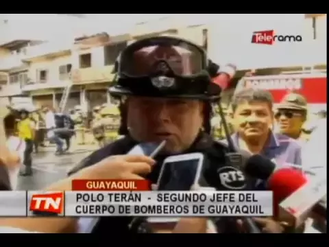 Incendio destruyó almacén de tapicería