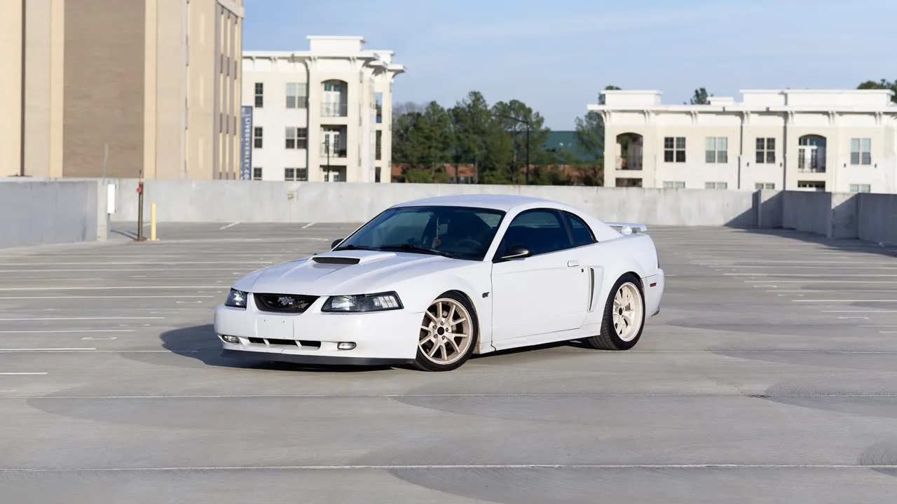 THIS IS MY 2002 MUSTANG GT :) ( OVERVIEW AND POV DRIVE !!!!! )