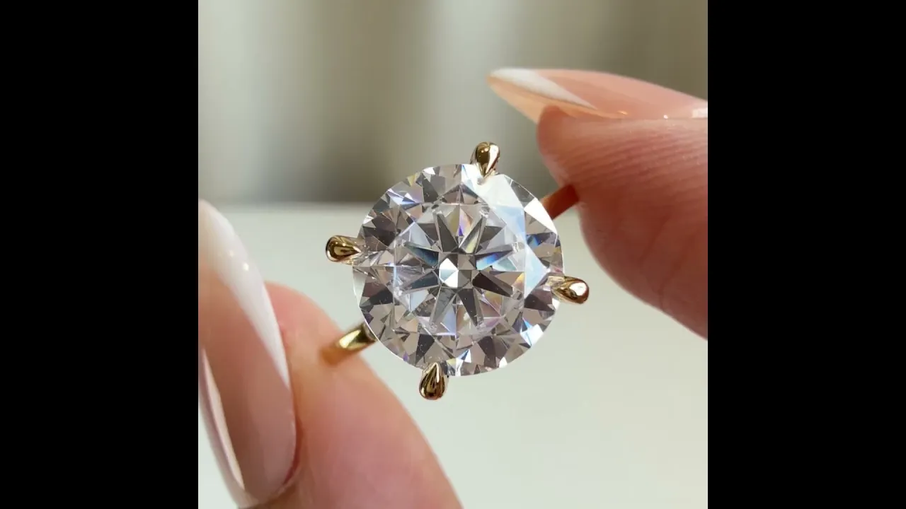 Noelle丨2CT Hidden Halo Lab Diamond Engagement Ring With Side Accents
