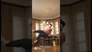 عم تنضف التريا وفجاة وقعت اكسبلور 