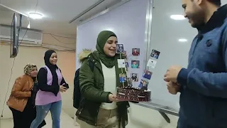 طلابه عملوله مفجأه اتصدم وفقد النطق 