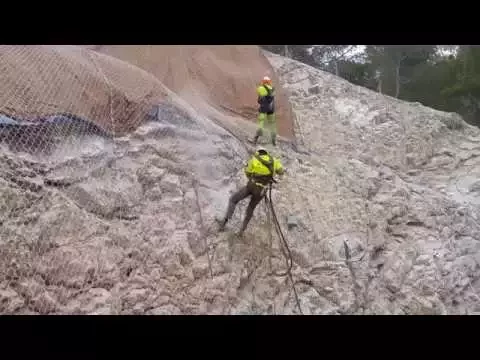 Download MP3 Colocación malla triple torsión anclada en talud Mallorca - Solid Ingeniería + Construcción