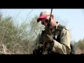Video di Il trailer di Tremors 5: Bloodlines porta i vermoni giganti in Africa!