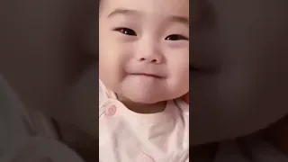 أطفال يقولون ماما لأول مرة                             دندنها