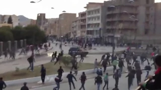 أعمال شغب في إنتفاضة الجزائر و تدخل رجال الشرطة لتفرقة محتجين في ولاية البجاية  أعمال شغب في إنتفاضة الجزائر و تدخل رجال الشرطة لتفرقة محتجين في ولاية البجاية