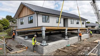 This man is building a modular house right away thanks to a new technique he discovered!
