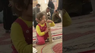 الطفل جميله في حرم مولا علي ع ياعلي ياعلي مولا ع ل يہ الس لام ياعلي مدد ياعباس ياحسين يارب 