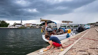 Filleting dinner on the front steps of town as a storm rolls in. [Ep 10]