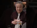 小伙發現自家枯井直通現代，他拿村裡破舊爛碗換取大量糧食，拉回去救活全村成為救命大恩人！