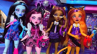 Adult Collector Monster High Buried Secrets Series 2 Unboxing