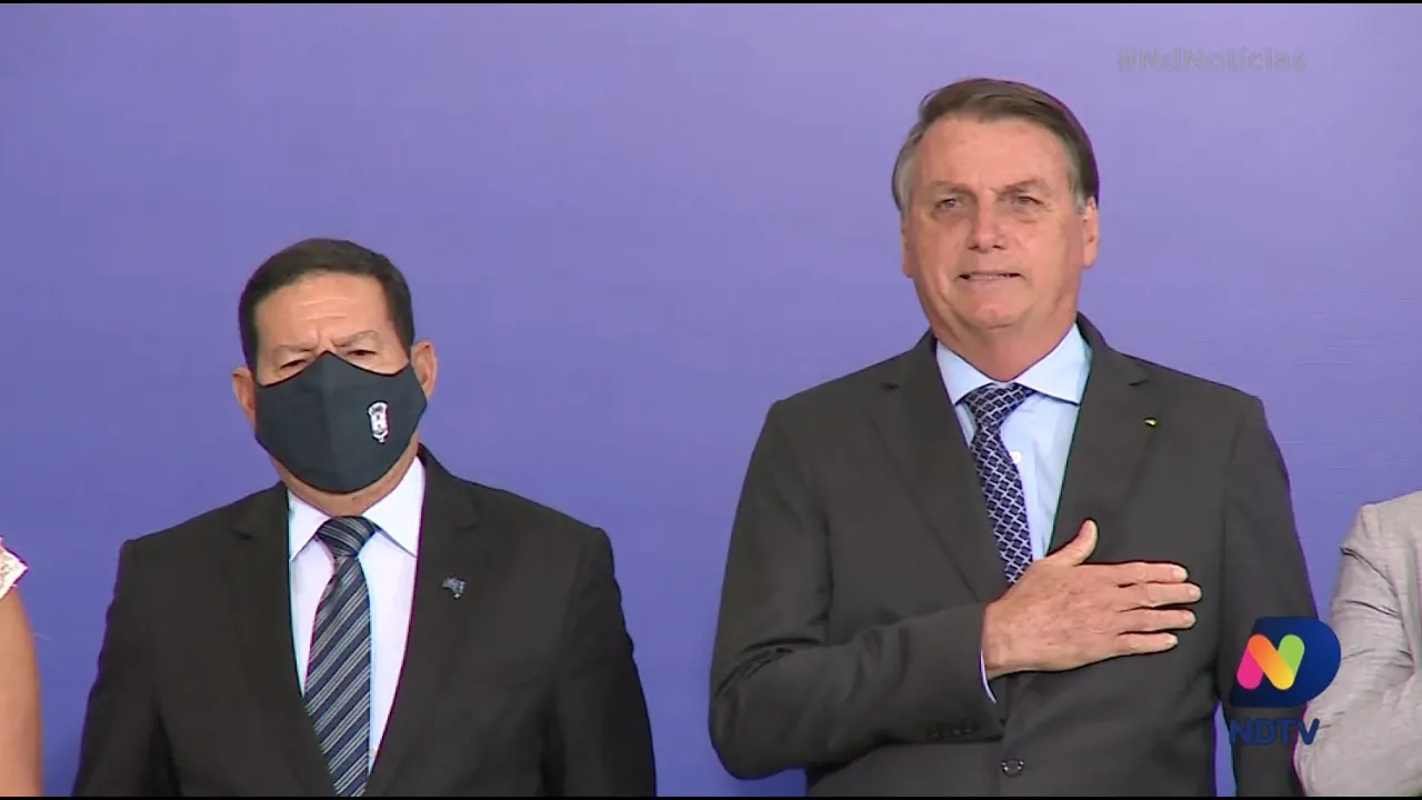 Presidente Jair Bolsonaro sugere termo de consentimento para quem tomar vacina contra a Covid-19