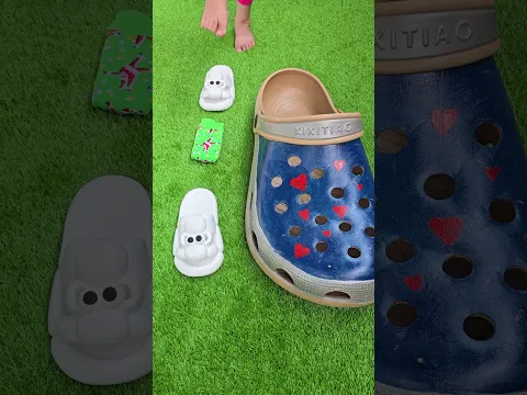 Cute giant slippers 🦶👣🦶 Super cool crab slides 🦀😼🦀 #love #trendingshorts #satisfying