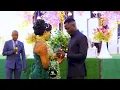 Download Lagu Bibi harusi ampa zawadi mme wake kwa mbwembwe saana