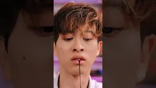 ماذا يوجد في طعامه 