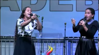 Jaqueline e Josiane UMADEB 17-02-2015 noite